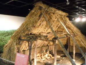 縄文式時代の復元　竪穴式住居